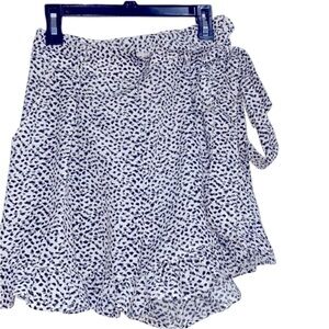 Mittoshop boho shorts ruffle hem size small